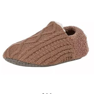 Northeast Outfitters Women’s Cozy Cabin Slippers Size 5–7.5 Comfy and Snug Fit
